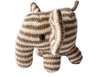 Peanut Butter Elephant toy knitting patterns