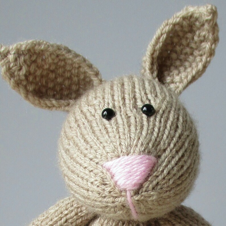 Nibbles the Bunny toy knitting patterns image 3