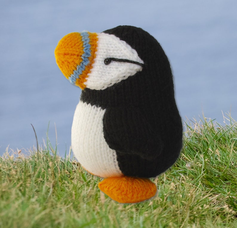 Huffin' Puffin toy knitting pattern image 3