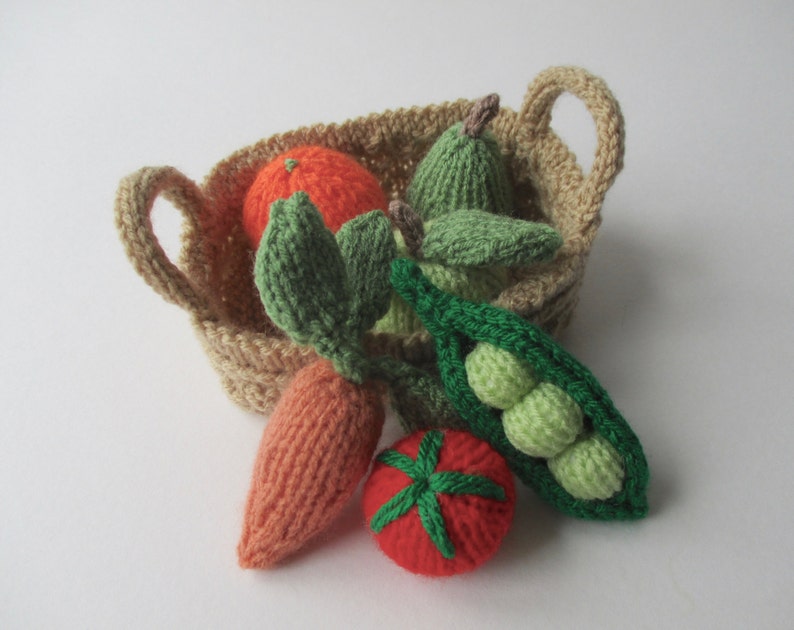 Fruit and Vegetables toy knitting patterns image 6