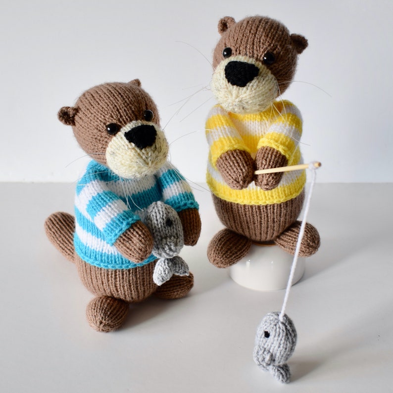 Otters Gone Fishing toy knitting pattern image 3