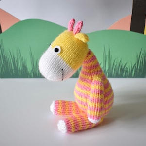 Jimmy Giraffe toy knitting patterns