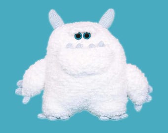 Mr Frosty the Yeti Knitting Pattern - Monster in Boucle Yarn - PDF download