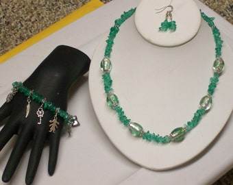 Mint Green 3 piece Jewelry Set ... Necklace, Charm Bracelet, Earrings  ... small chip & foil lined glass beaded necklace  ... #50