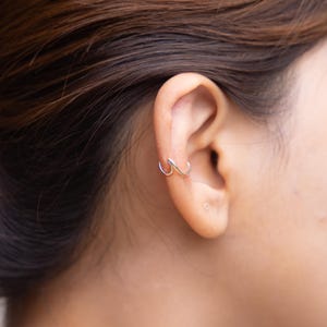 Sterling Silver Wave Ear Cuff Set – No Piercing Needed, Minimalist Cartilage Cuffs for Everyday Wear, Gifts for Her, Dainty Jewelry