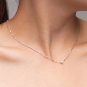 Dainty Necklace – Gold or Silver Minimalist Round/Circle Pendant, Everyday Jewelry for Women, Gifts for Her, Elegant Layering