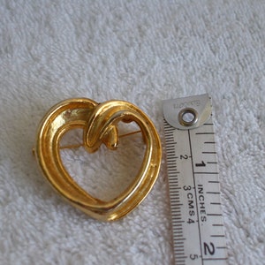 Gold Tone Heart Shaped Brooch, Pin, 80s, Solid Piece image 4