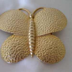 Mimi Di  N Buttlerfly Buckle, 1983 Signed, Large Gold Tone,  Excellent Condition  Free Shipping USA