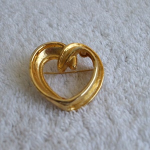 Gold Tone Heart Shaped Brooch, Pin, 80s, Solid Piece image 2