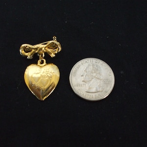 Gold Tone Etched Bow with Dangling Heart,   Brooch - Pin
