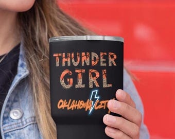OKC Thunder Girl Tumbler 30oz Personalizowany kubek podróżny na NBA Playoffs Prezent dla fana OKC dla mamy Naczynia do picia na dzień gry dla mamy koszykarza Prezent na kubek
