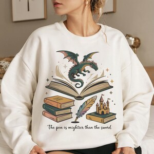Fantasy Buch Art PNG - Schloss, Drache & Federkiel - Magische Literatur Clipart
