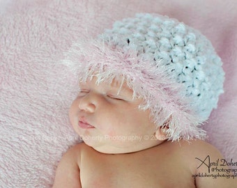 Cotton crocheted beanie 'kidlid' in cotton with pink fringe for newborn baby girl