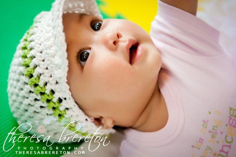 Cotton visor beanie for newborn, stripe of your choice, accented with daisy flower, newborn to four to six months image 1