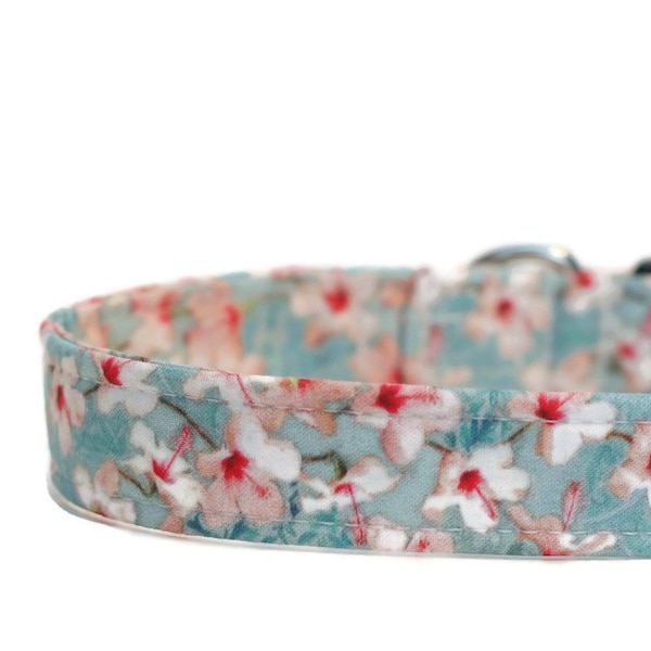 Blossoms Hundehalsband: Individuelles Martingale Halsband