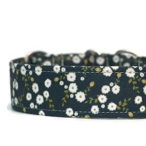 Daisies on Blue Dog Collar - Custom Dog Collar - Martingale - Pet Accessories - Designer Dog Collar - Cat Collar