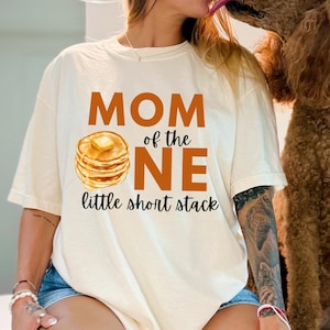Camiseta familiar a juego para el primer cumpleaños de Pancake Dog, camiseta de cumpleaños de pila corta para el primer cumpleaños, camiseta de brunch para mamá, pijamas personalizados de Pancakes para un cumpleaños.