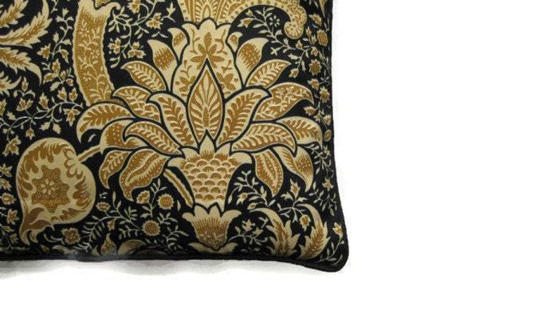 William Morris Indian Cushion Cover: Arts & Crafts Pillow, Black Beige Cotton zdjęcie 2