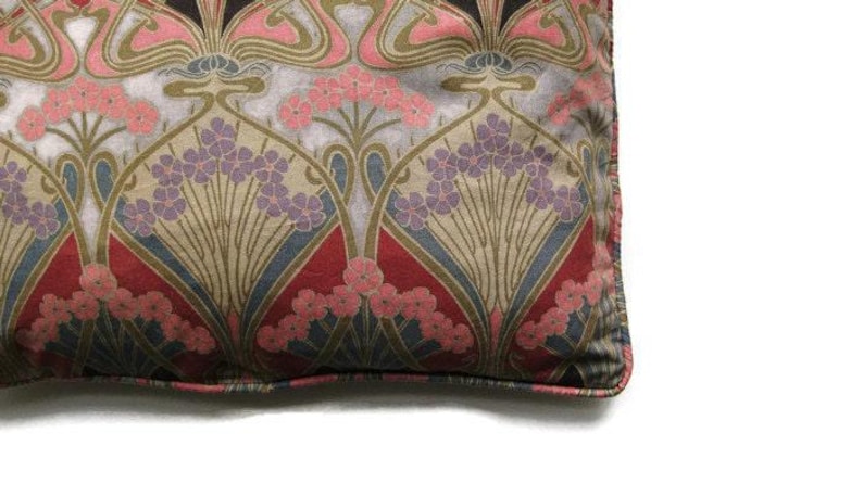 Tela Liberty "Ianthe", diseño Art Nouveau de principios de los 80, funda de cojín rosa, gris y lila, funda de almohada, decoración para el hogar. imagen 2