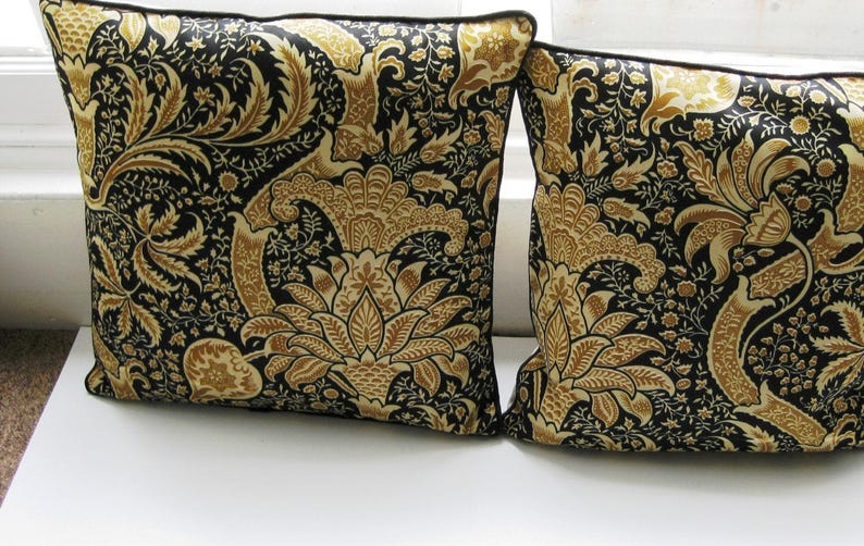 William Morris Indian Cushion Cover: Arts & Crafts Pillow, Black Beige Cotton zdjęcie 5