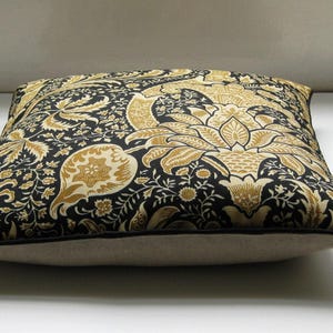 William Morris Indian Cushion Cover: Arts & Crafts Pillow, Black Beige Cotton zdjęcie 4