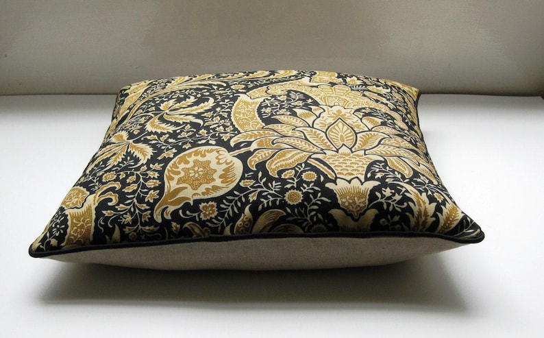 William Morris Indian Cushion Cover: Arts & Crafts Pillow, Black Beige Cotton zdjęcie 4