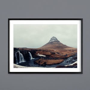 Stampa di Kirkjufell, Islanda, fotografia di paesaggi con cascate islandesi, stampe artistiche, paesaggio di montagne arancioni, decorazioni murali per la casa