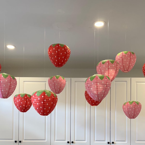 Farolillos de papel con forma de fresa: Decoraciones para la fiesta del primer cumpleaños con temática de frutos rojos, juego de 6