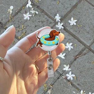Dackel Badge Reel - Sommer Floatie Hund ID Halter mit Sonnen Muster, lustiger Dackel Hund für Krankenschwestern, Tierarzt-Techniker, Lehrer & Hundeliebhaber