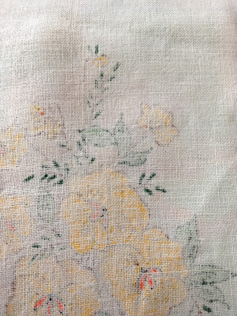 Vintage dresser scarf