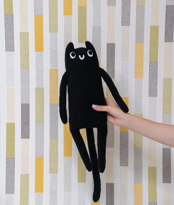 ピンクの足を持つ白黒猫のぬいぐるみ - 手作りソフトトイ、黒猫の