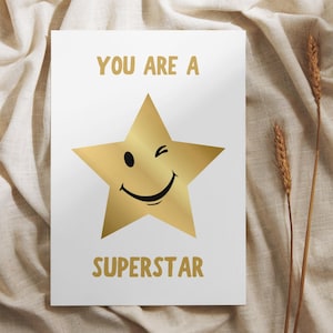 Eres una superestrella, tarjeta de ánimo en inglés antiguo "Está bien", imprimible digitalmente para el regreso a clases, tarjeta con versículo bíblico inspirador