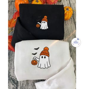 Bestickter gruseliger Herbst Hoodie, Vintage Halloween Kürbis gruseliges Sweatshirt, Geist und Kürbis besticktes Hemd, Halloween Geschenk ESS439.H.C