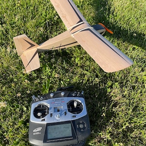 Mini Modellbau Modell Flugzeug Trainer für Anfänger | DXF Laserschnitt Pläne | DIY Balsa bauen