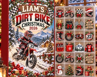 Può includere: Una scatola per calendario dell'avvento rettangolare intitolata Liam's Dirt Bike Christmas 2026 con un pilota di moto da cross in un paesaggio innevato, abbinata a un vassoio in plastica con ventiquattro decorazioni.