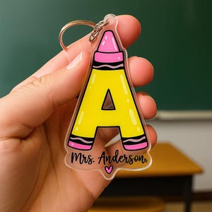 Llavero personalizado con forma de lápiz para profesor, regalo personalizado, etiqueta de acrílico con letras del alfabeto, etiqueta con nombre para mujer, regreso a clases, aula, compañero de trabajo