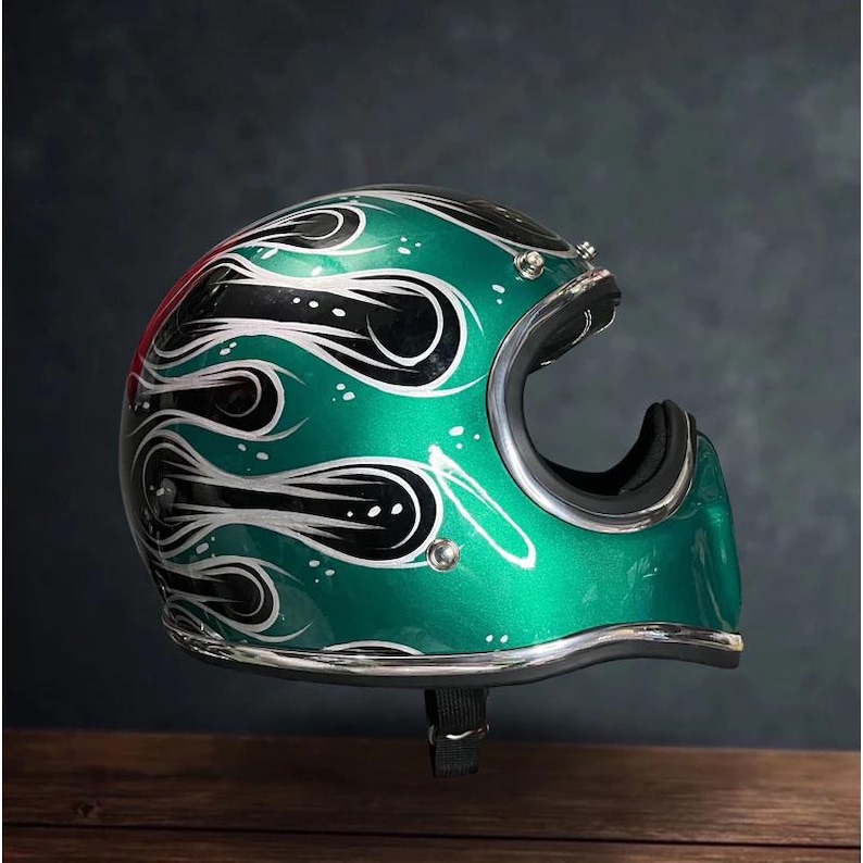 Custom Retro Helmet Custom Riot Flame Green Vintage Cafe Racer Biker ...
