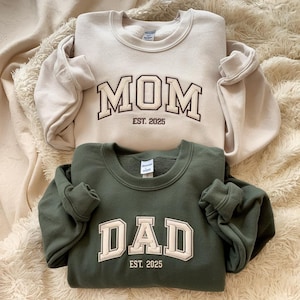 Embroidered Mom & Dad Sweatshirt, Personalized Parents Hoodie, Matching New Parent Gift