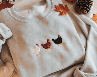 Sudadera con pollo bordado y cuello redondo de animales de granja