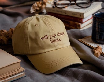 Gorro de algodón bordado "Will Yap About Books", un divertido regalo para el lector.