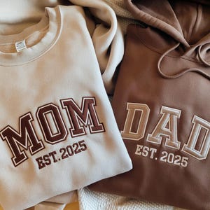 Embroidered Mom and Dad Matching Sweatshirts Mama Sweatshirt, Pregnancy Announcement, Mother&#39;s Day Gift for Mom, Dad Gift, Mom Birthday Gift