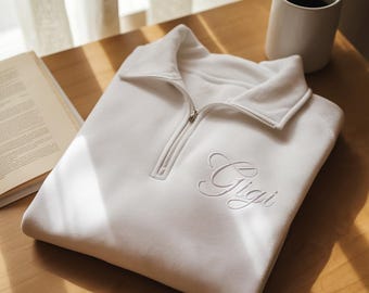 Besticktes Gigi Quarter Zip Sweatshirt: Oma Geschenk, Muttertags Sweatshirt
