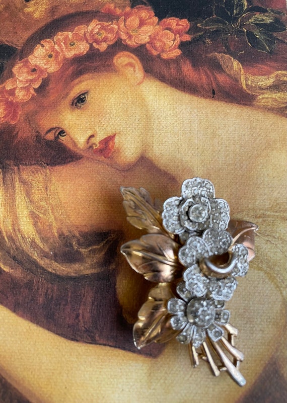 1930's Gold Tone Floral Rhinestone Brooch