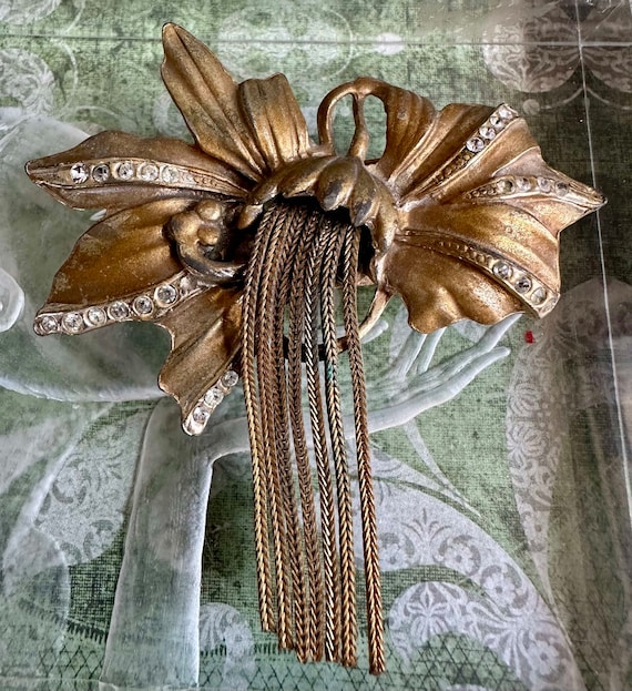 1930's Gold Floral Tassel Brooch