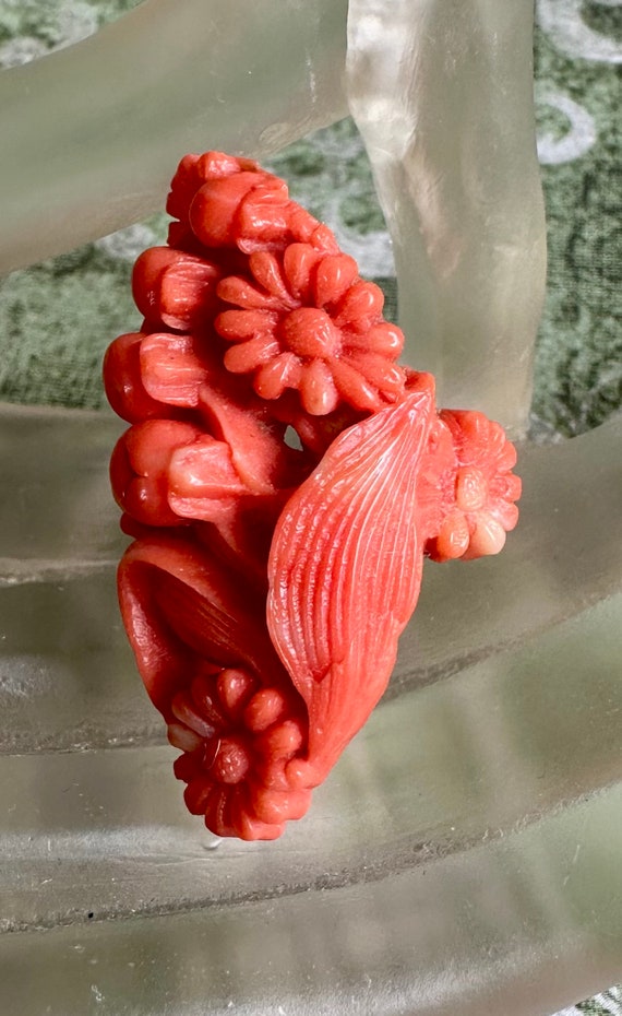 1940's Coral Carved Celluloid Floral Ring - image 5