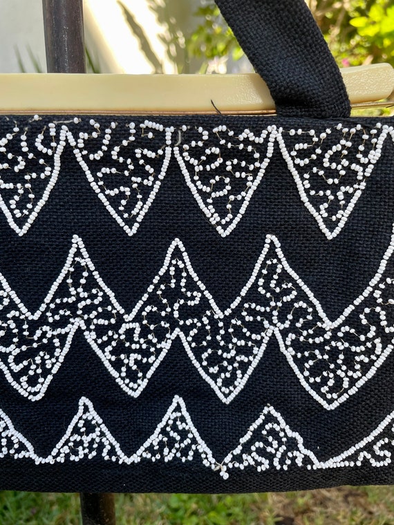 1940's White Micro Beaded Purse - image 4