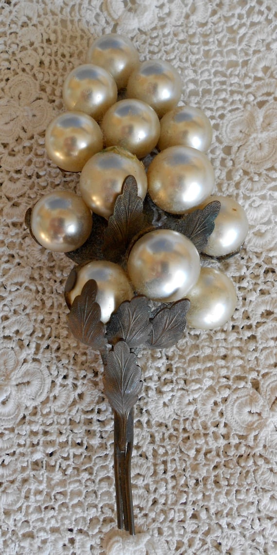 1930's Faux Pearl Bouquet Pin