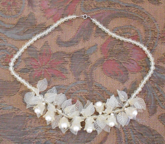 1950's Plastic Floral Necklace - image 2