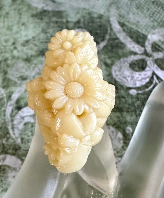 1940's Ivory Colored Carved Celluloid Floral Ring