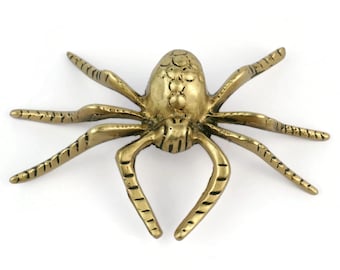 Vintage Solid Brass Spider Figurine, Detailed Arachnid Desk Ornament, Animal Collectible Gift, Brass Bug Sculpture, Gothic Home Decor Accent